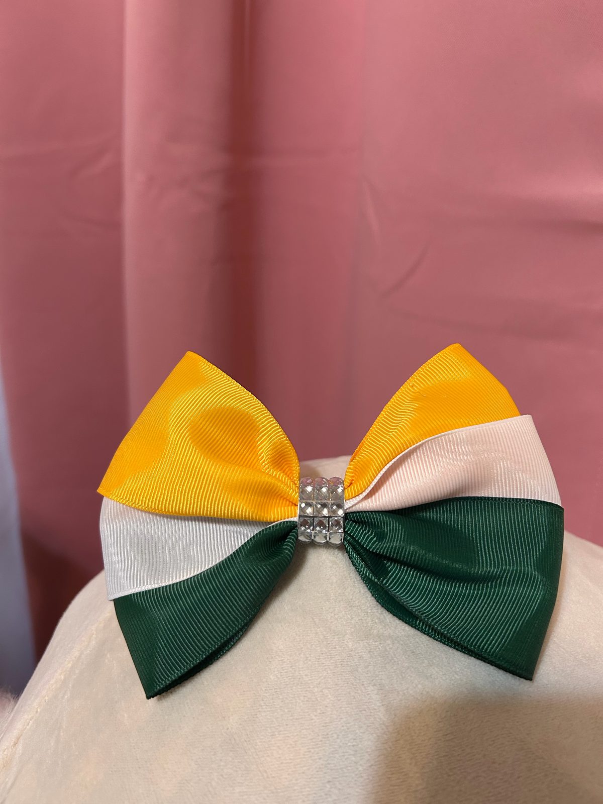 Green and gold bow