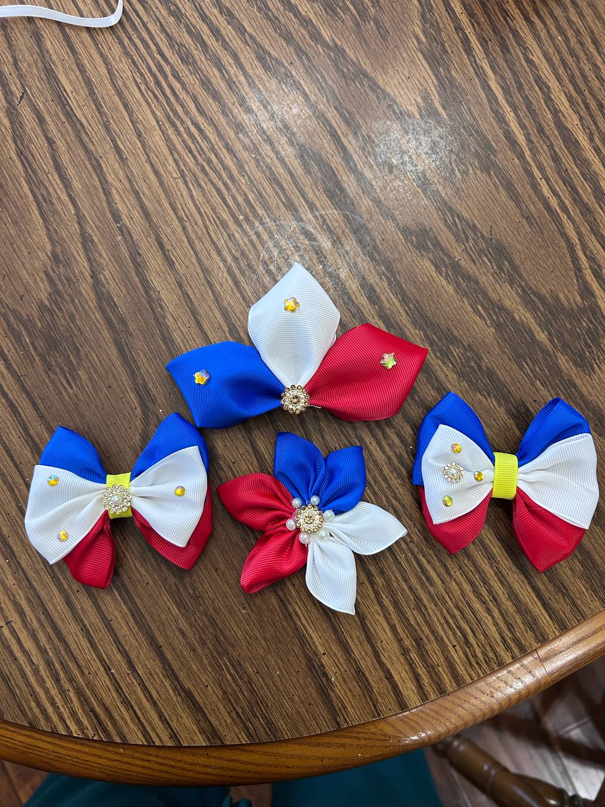 Filipino-flag bow and clip set
